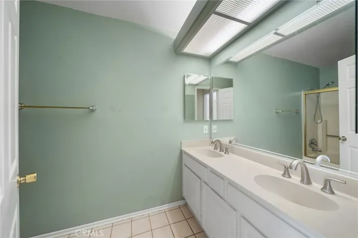 22320 Mission Circle 92, Chatsworth, California 91311