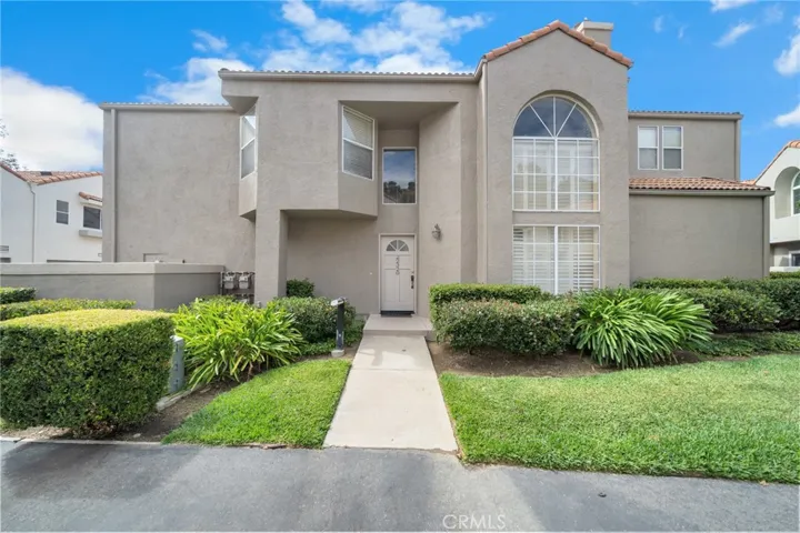 22320 Mission Circle 92, Chatsworth, California 91311