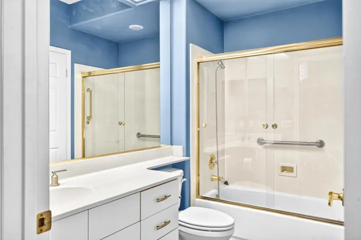McGARRY Photo #24 Guest Bath #1