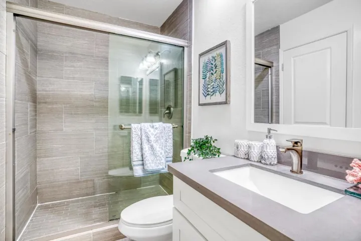 19220 Vineyard Lane, Saratoga, California 95070