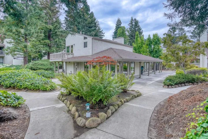 19220 Vineyard Lane, Saratoga, California 95070