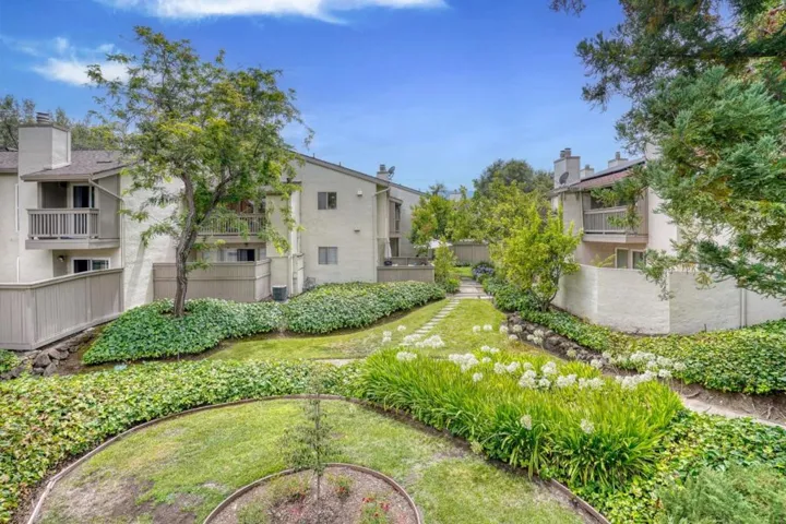 19220 Vineyard Lane, Saratoga, California 95070