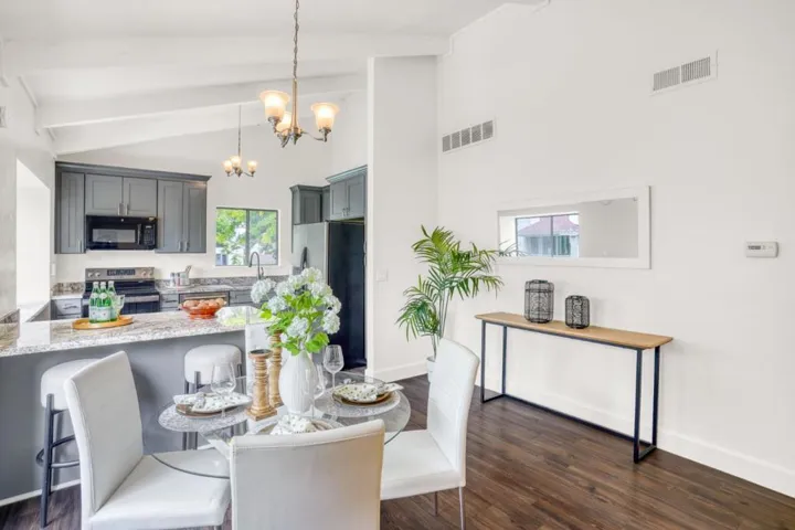 19220 Vineyard Lane, Saratoga, California 95070