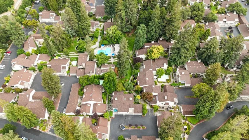 19220 Vineyard Lane, Saratoga, California 95070