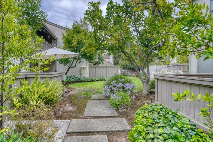 19220 Vineyard Lane, Saratoga, California 95070