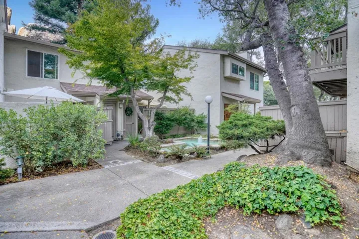 19220 Vineyard Lane, Saratoga, California 95070