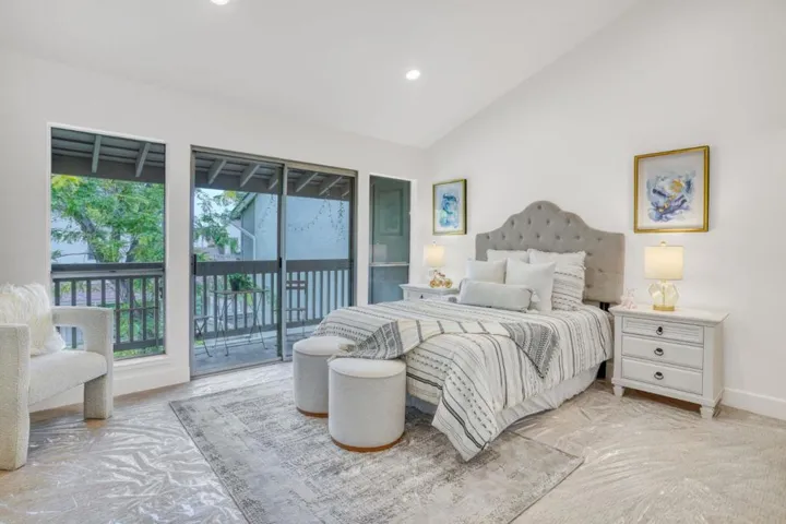 19220 Vineyard Lane, Saratoga, California 95070
