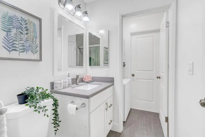 19220 Vineyard Lane, Saratoga, California 95070