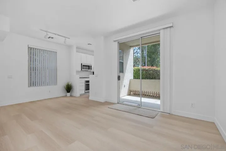 10921 Sabre Hill Dr 375, San Diego, California 92128