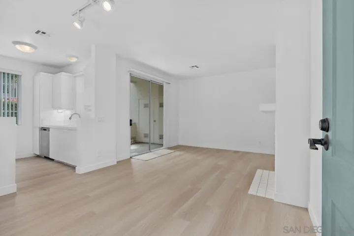 10921 Sabre Hill Dr 375, San Diego, California 92128