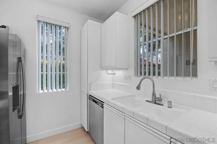 10921 Sabre Hill Dr 375, San Diego, California 92128
