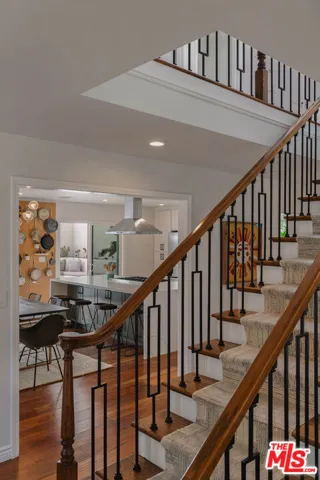Stairway to Bedrooms