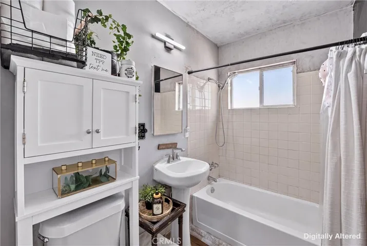 805 E 8th Street, Pomona, California 91766