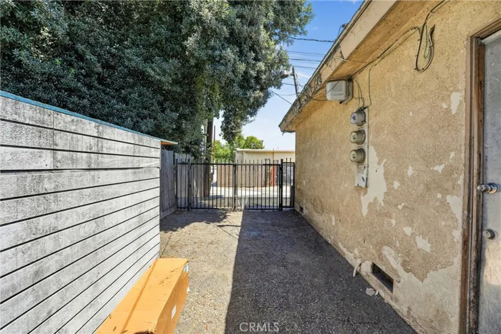 805 E 8th Street, Pomona, California 91766