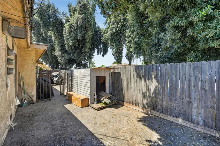 805 E 8th Street, Pomona, California 91766