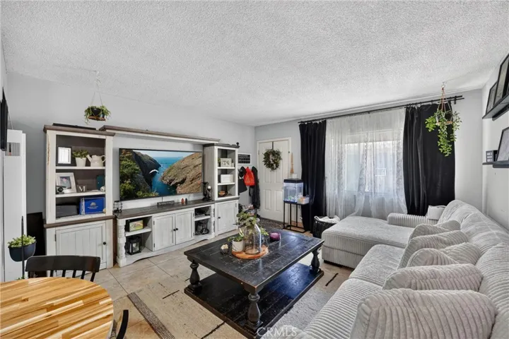 805 E 8th Street, Pomona, California 91766