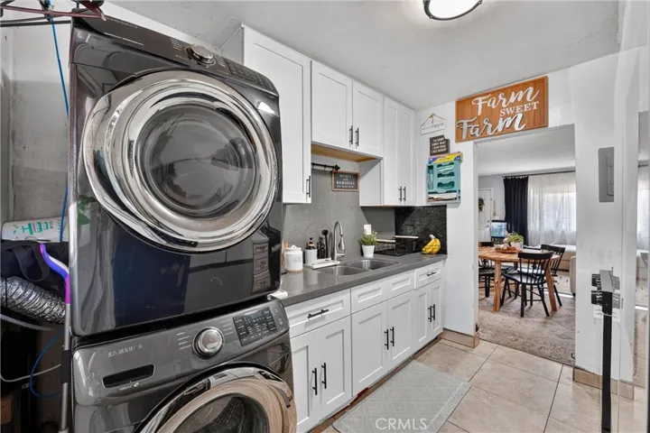 805 E 8th Street, Pomona, California 91766