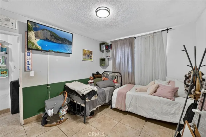 805 E 8th Street, Pomona, California 91766