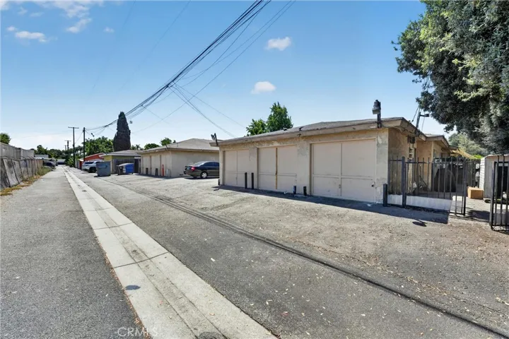 805 E 8th Street, Pomona, California 91766