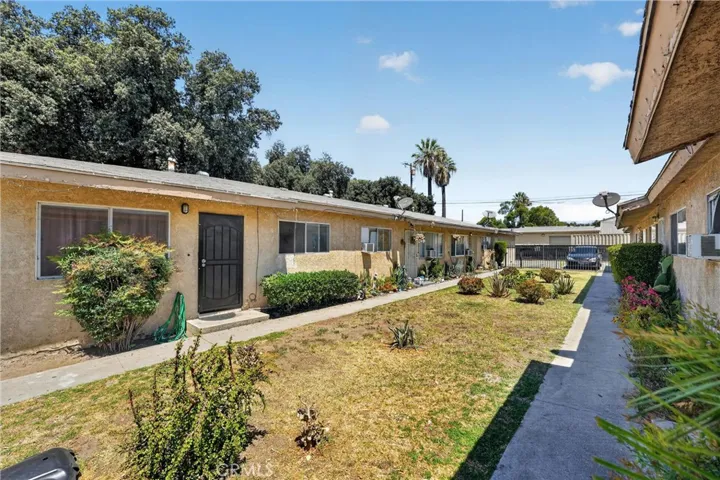 805 E 8th Street, Pomona, California 91766