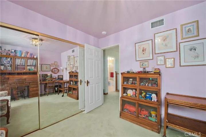 Guest bedroom