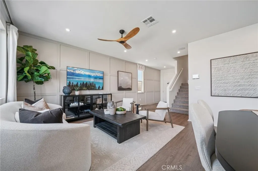 MODEL HOME