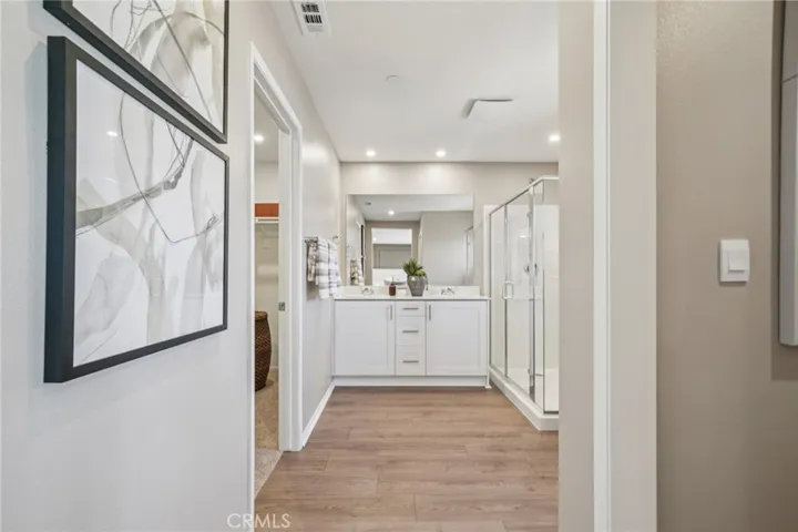 MODEL HOME