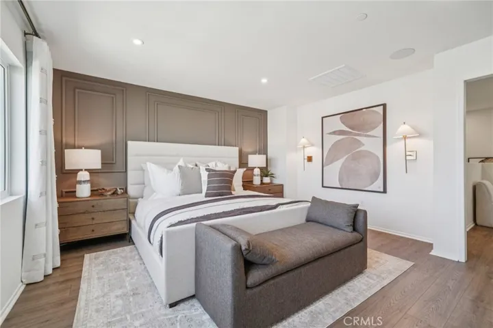 MODEL HOME