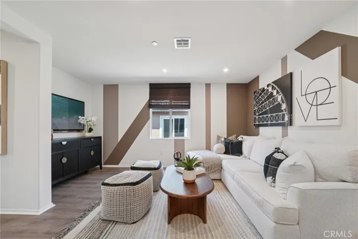 MODEL HOME