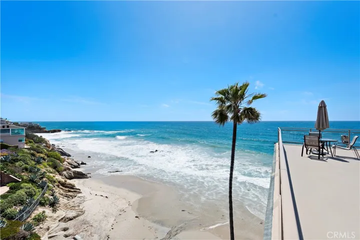 Endless ocean front vistas