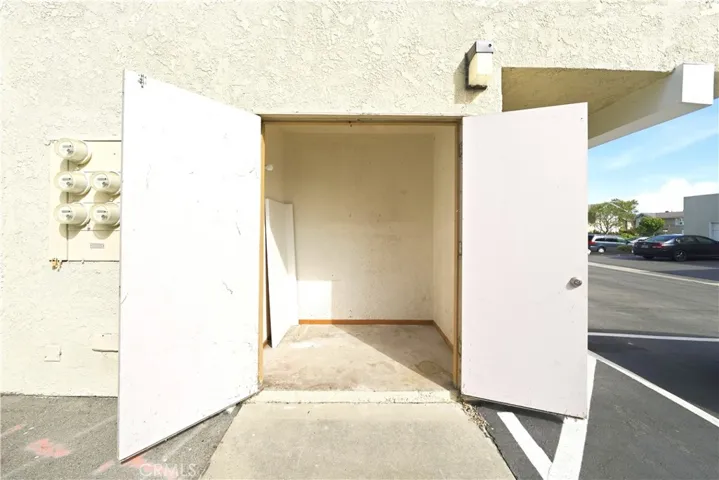 ADDITIONAL STORAGE ROOM