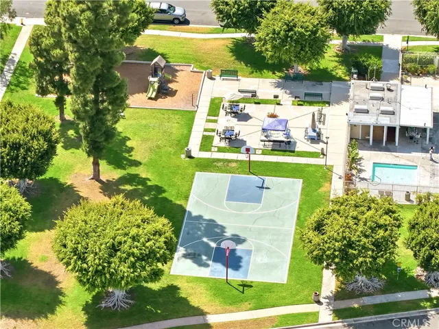 COMMUNITY SPORTS COURT