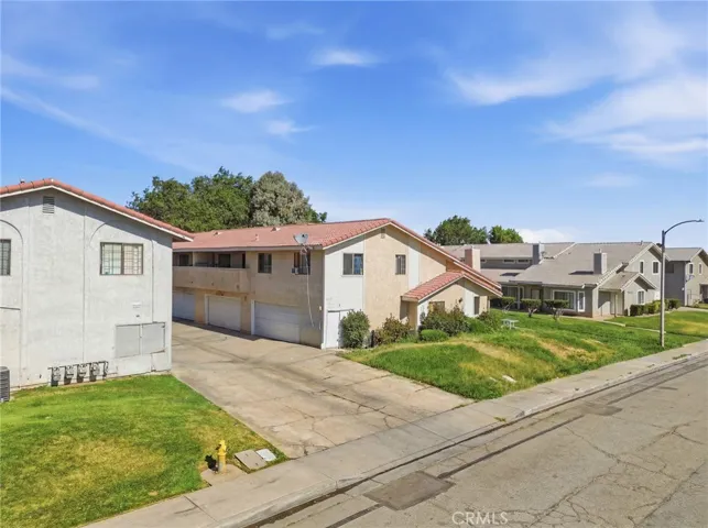 43731 8th Street E, Lancaster, California 93535