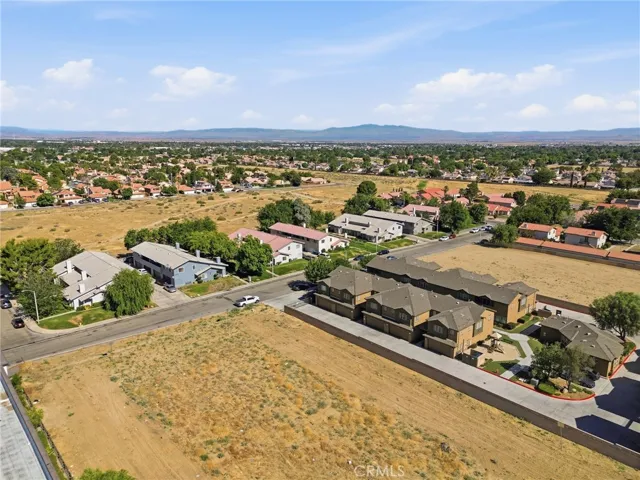 43731 8th Street E, Lancaster, California 93535