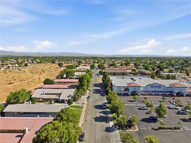 43731 8th Street E, Lancaster, California 93535