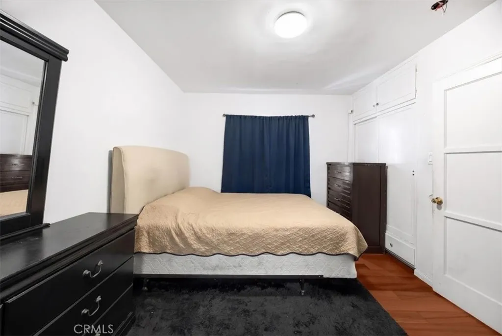 Unit B built-in closet/ wardrobe