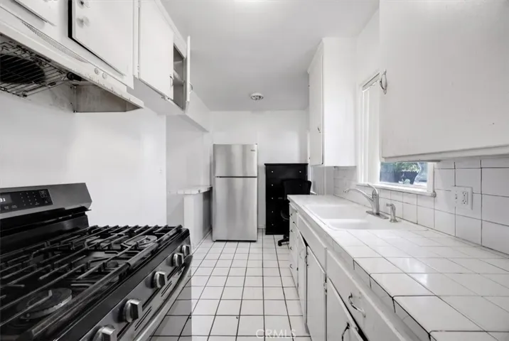 Unit B Kitchen