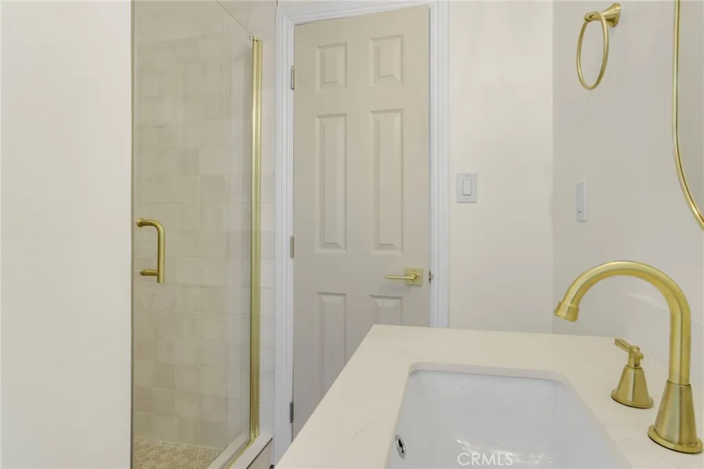 JADU BATHROOM