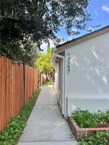 JADU ENTRANCE/PATHWAY