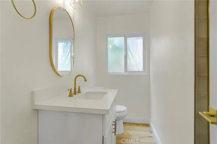 JADU BATHROOM
