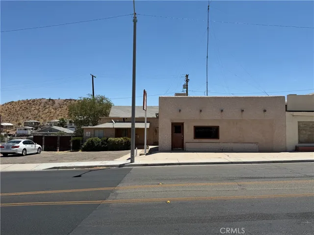 219 N 1st Avenue, Barstow, California 92311