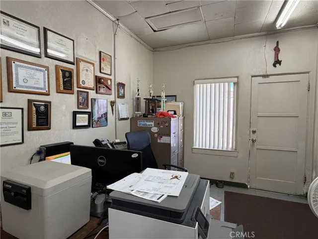 219 N 1st Avenue, Barstow, California 92311