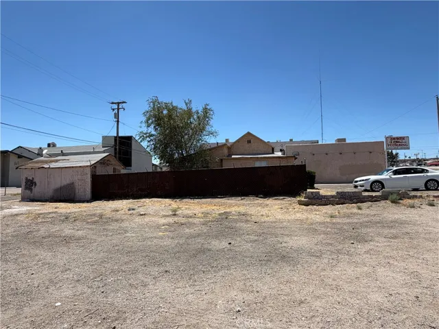 219 N 1st Avenue, Barstow, California 92311