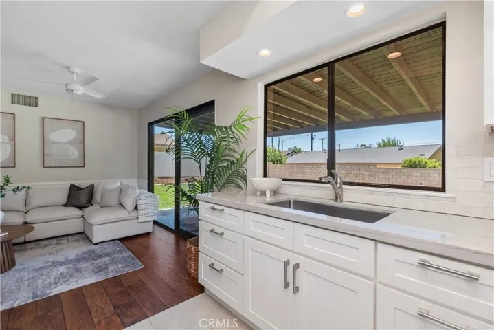 872 S Havenwood Circle, Orange, California 92869