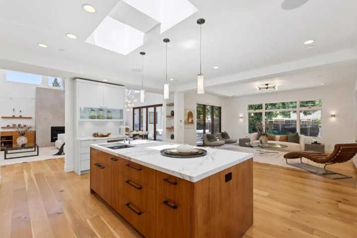 681 Springer Terrace, Los Altos, California 94024