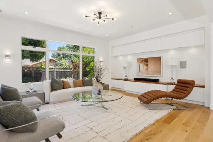 681 Springer Terrace, Los Altos, California 94024