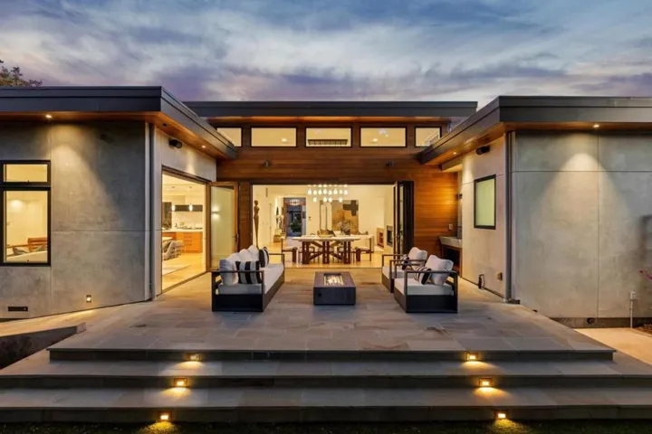 681 Springer Terrace, Los Altos, California 94024