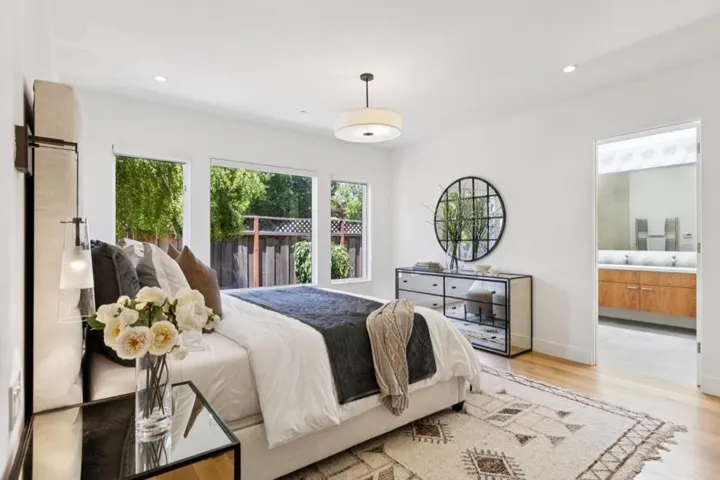 681 Springer Terrace, Los Altos, California 94024