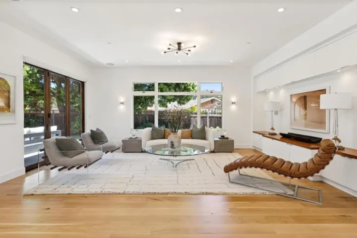 681 Springer Terrace, Los Altos, California 94024