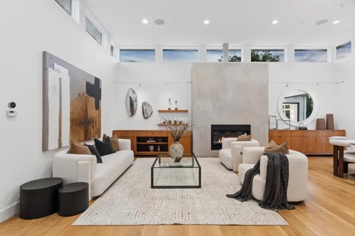 681 Springer Terrace, Los Altos, California 94024